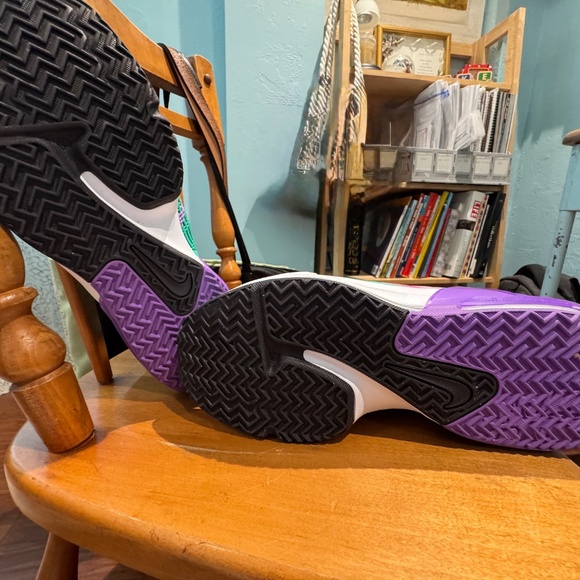 Nike LeBron Witness 6 - Picture 2 of 3